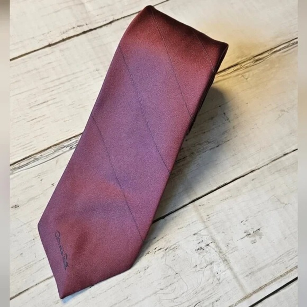 Vintage 1980's Oscar de la‎ Renta Tie Necktie Maroon Striped 52" x 3"